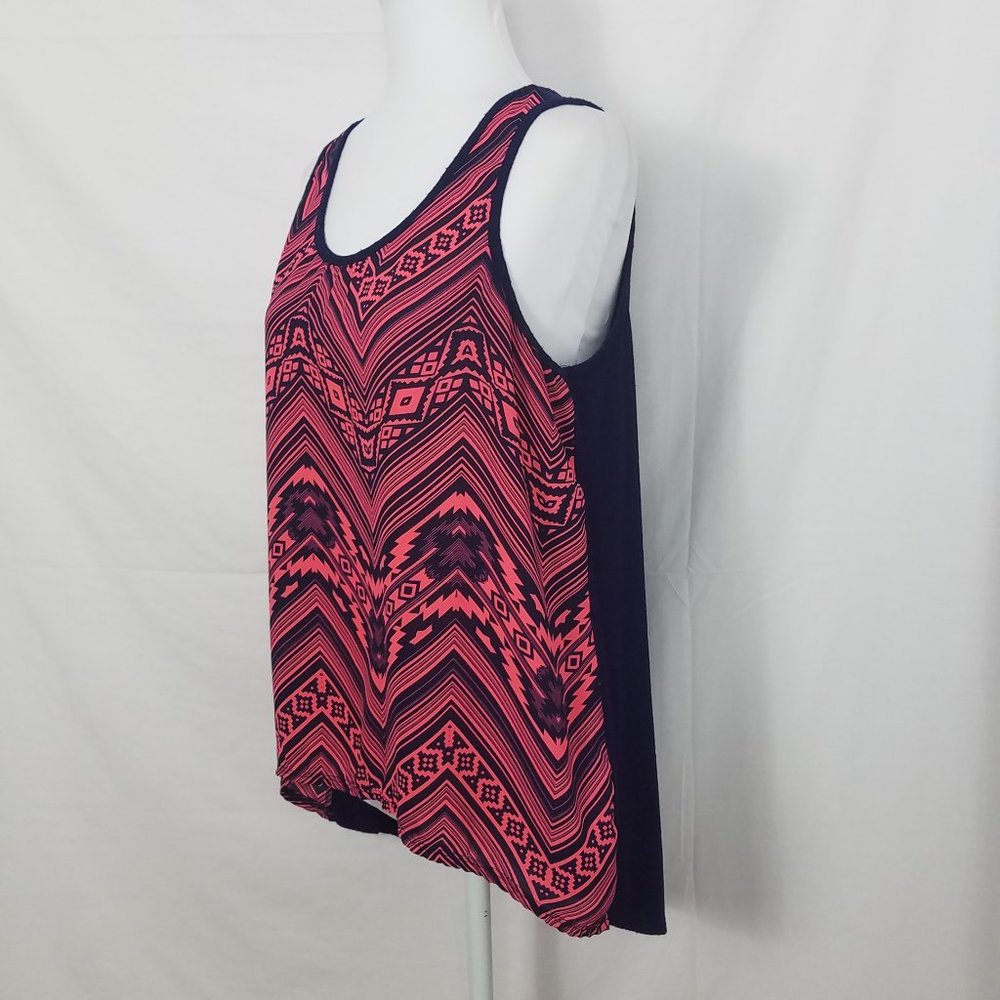 Discreet Tank Top - Picture 4 of 8